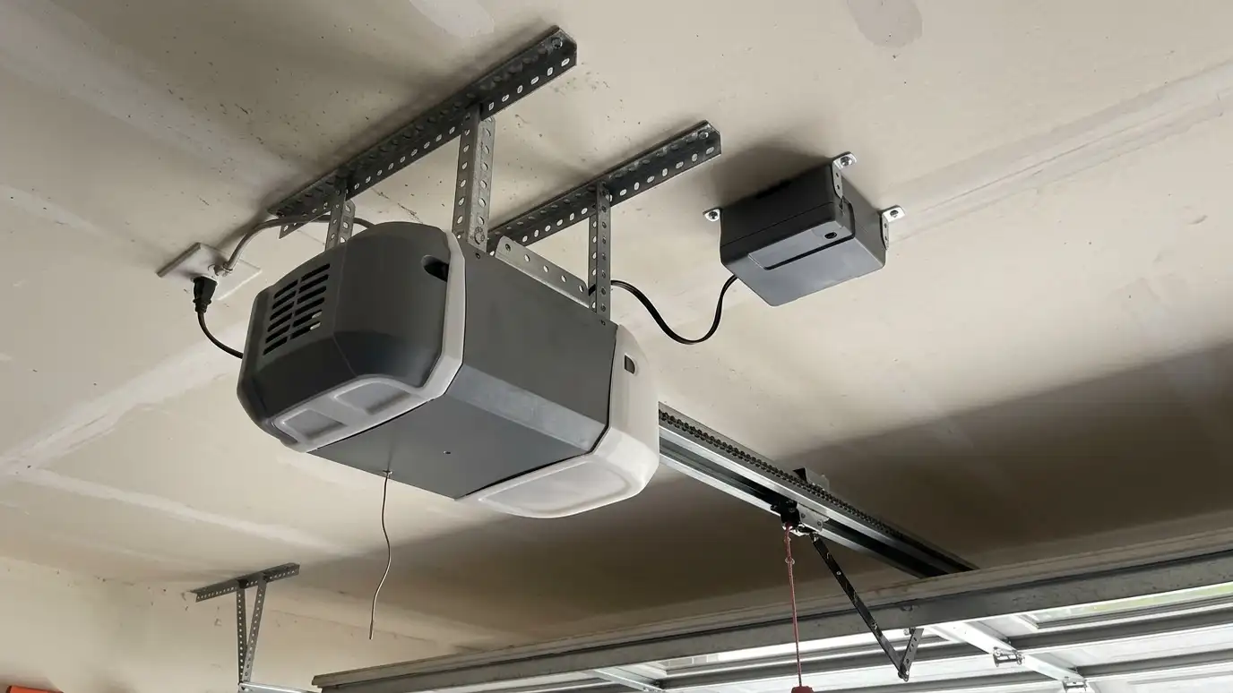 Battery-Backup Garage Door Openers in Nashville and Middle Tennessee